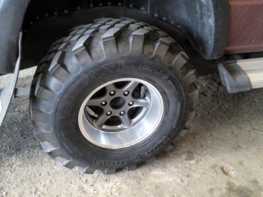 ยางวิ่งน้อยคับปลายปี 12 ขนาด 32x9.5-15. 245/80-15ใส่วิ่งไม่เกินเดือนคับขายคับจะขยับไปยางใหญ่คับ