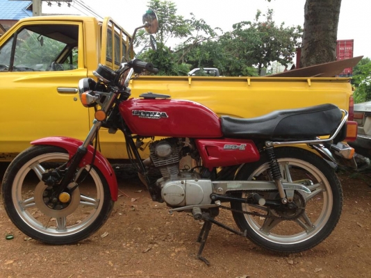 ขายรถ Honda SS1 125cc. เดิมๆ  สภาพพร้อมใช้งาน มีทะเบียนพร้อมโอน