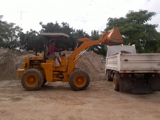 ขายถูกๆครับรถตัก  1 คิว มิซูบิชิ WS 500  เอวอ่อน 4x4    หลวงหล้า อิฐบล๊อก สุโขทัยมารับรถแล้ว ขอบคุณในความไว้วางใจครับ