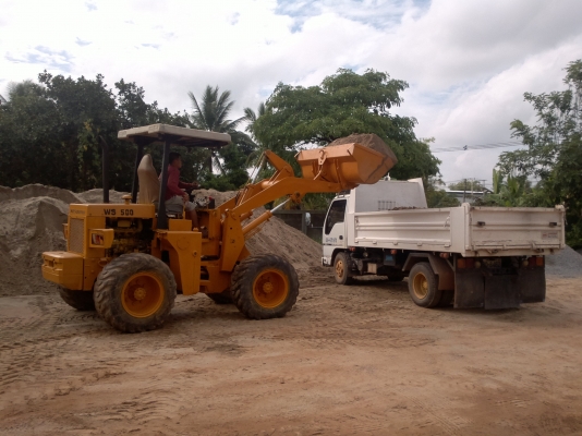 ขายถูกๆครับรถตัก  1 คิว มิซูบิชิ WS 500  เอวอ่อน 4x4    หลวงหล้า อิฐบล๊อก สุโขทัยมารับรถแล้ว ขอบคุณในความไว้วางใจครับ