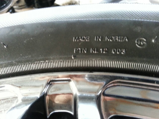 ขายแม็กขอบ 18  6รู139  พร้อมยาง 255 55 18  ปี 2912  ตามรูปครับ