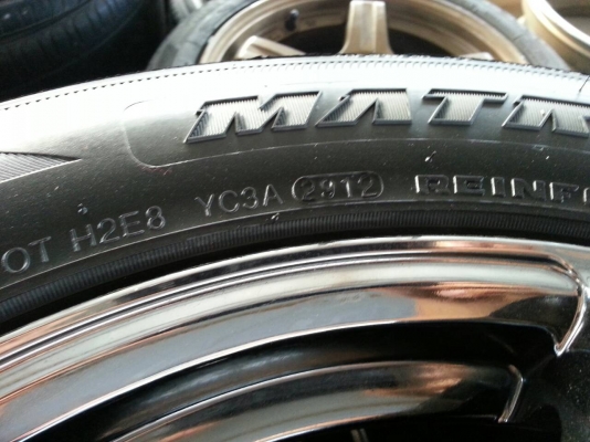 ขายแม็กขอบ 18  6รู139  พร้อมยาง 255 55 18  ปี 2912  ตามรูปครับ