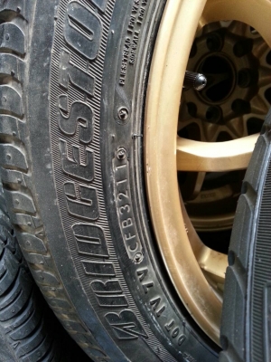 แม็กขอบ 16  4รู100และ114  พร้อมยาง 185 55 16 ปี 11  1ชุด  สวยๆ คับ