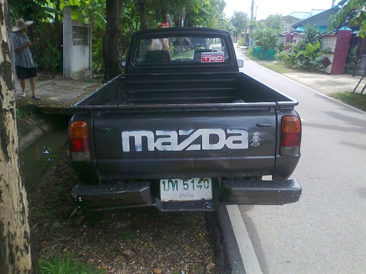Mazda 1300 ปี 35 รถสวย มีแอร์ มีทะเบียนครบ.รถบ้าน ๆ. Mazda 1300 ปี 35 รถสวย มีแอร์ มีทะเบียนครบ.รถบ้าน ๆ.