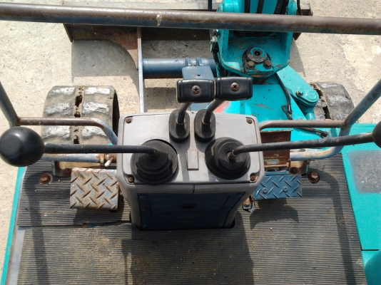 ซื้อขายแล้ว 250,000 แบคโฮ KOMATSU PC20-7 มีเอกสารอินวอย