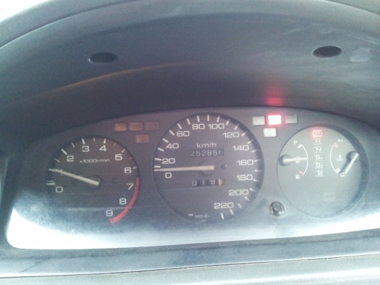 Honda Civic เตารีด 4 ประตู สีเทา Honda Civic เตารีด 4 ประตู สีเทา