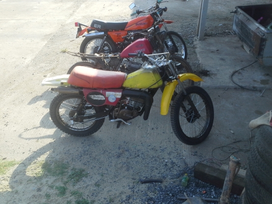 ขาย ts125 เครื่องดียางใหม่ เหลือทำสีถังกับเปลือก มีเล่มไม่โอน