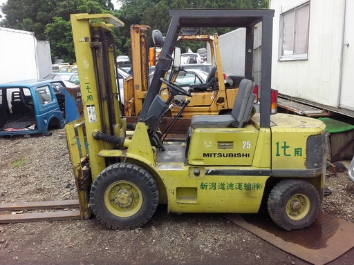 ขายรถยก mitsubishi fd25