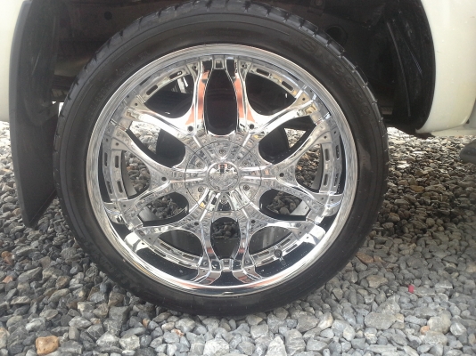 ขายล้อ 22"พร้อมยาง ล้อครับ พร้อมใช้ 2012