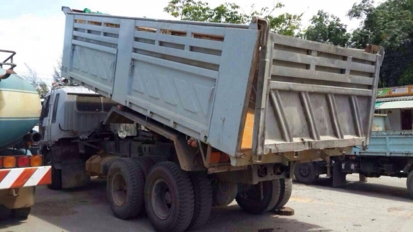 HINO FM 1 J 210 Hp ดัมพ์สามมิตรลอนเฉียงงามๆครับ  (ทีมงานรถคุณภาพ)