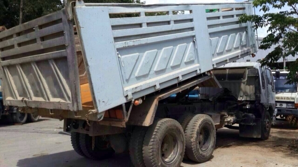 HINO FM 1 J 210 Hp ดัมพ์สามมิตรลอนเฉียงงามๆครับ  (ทีมงานรถคุณภาพ)