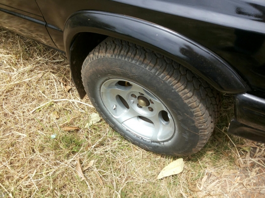 ขายกระบะ4ประตู TOYOTA HILUX HERO 2.4D ปี33/90 ไมล์2หลุมแท้ วางเครื่อง2L ไมตี้(ลงเล่ม)เครื่องแน่น ไม่หลวมไม่เยิ้ม ช่วงล่างดีแน่น คัสซีดีไม่ผุ(สาดสีมา) ยางดี4เส้น ดิสหลัง สีดีเก็บมา ภายในสวยคอนโซลครบ พ.พาวเวอร์ แอร์เย็น กระบะไม่ผุ พร้อมใช้ พร้อมลุยงาน เอกสา