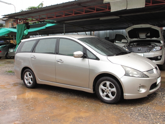 Mitsubishi Space Wagon 2.4