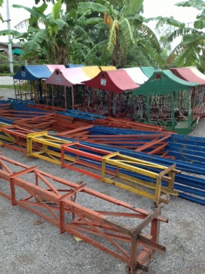 ****** ขายชิงช้าสวรรค์เก่าเก๋งจีน12ลูก ****** ****** ขายชิงช้าสวรรค์เก่าเก๋งจีน12ลูก ******