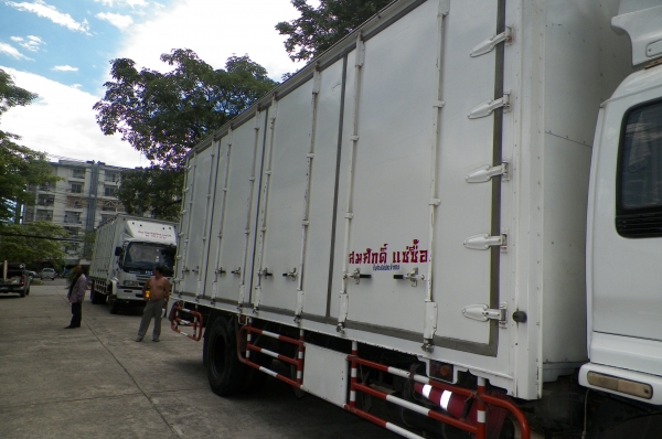 ขาย รถบรรทุก6ล้อใหญ่ ประตู10บาน