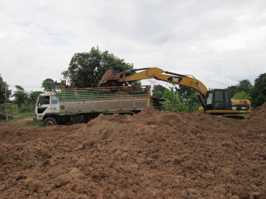 ต้องการรถบรรทุกวิ่งดิน