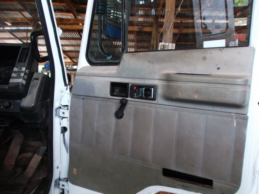 ขายด่วนรถ6ล้อร็อคกี้เครือง195แรงม้ายาว6.20มช