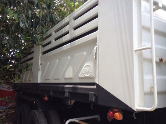 รถอีซูซุ 10 ล้อดั้ม FXZ 270 แรงม้า ปี 49  ( รถวิ่ง 11x,xxx กม. ) สนใจติดต่อ 081 - 6079515