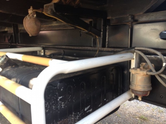 รถอีซูซุ 10 ล้อดั้ม FXZ 270 แรงม้า ปี 49  ( รถวิ่ง 11x,xxx กม. ) สนใจติดต่อ 081 - 6079515