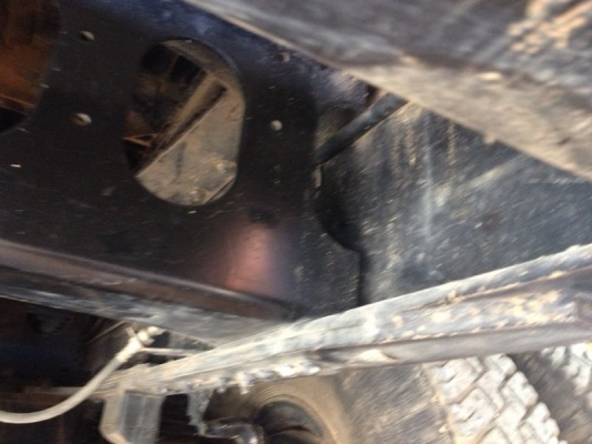 รถอีซูซุ 10 ล้อดั้ม FXZ 270 แรงม้า ปี 49  ( รถวิ่ง 11x,xxx กม. ) สนใจติดต่อ 081 - 6079515