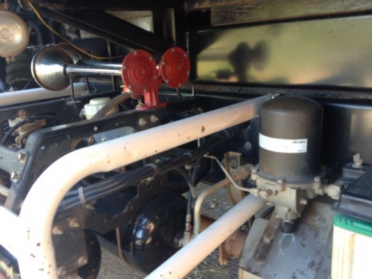 รถอีซูซุ 10 ล้อดั้ม FXZ 270 แรงม้า ปี 49  ( รถวิ่ง 11x,xxx กม. ) สนใจติดต่อ 081 - 6079515