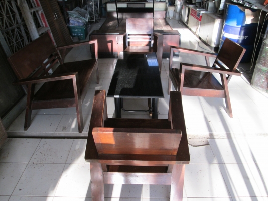 ชุดรับแขก  เก่าได้ใจ   ไม้สักแท้   แต่โต๊ะกลางเป็นหินอ่อน