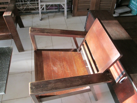 ชุดรับแขก  เก่าได้ใจ   ไม้สักแท้   แต่โต๊ะกลางเป็นหินอ่อน