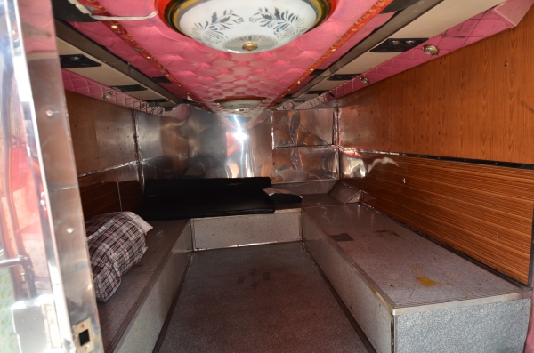 ขายรถบัส 6 ล้อแอร์ ขายรถบัส 6 ล้อแอร์