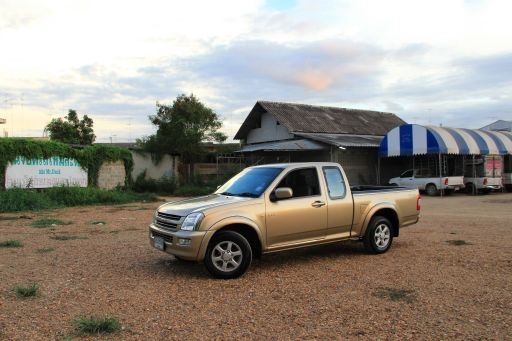 **ขายด่วน  D-max SLX 2.5 เดิมๆรถบ้านแท้ๆ ไม่มีปัญหาเลยครับ จะเอาตังไปดาวน์รถใหม่ ผู้หญิงใช้ ไม่เคยบรรทุก