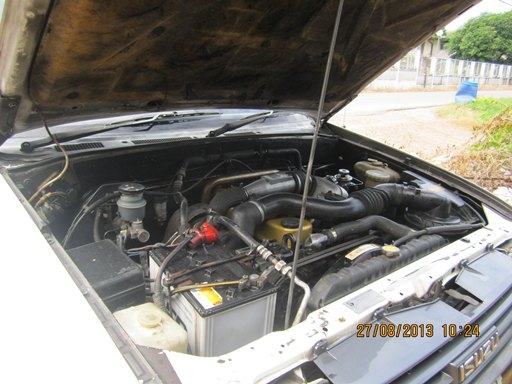 กระบะอีซูซุพร้อมตู้แห้ง ดาร์ก้อนอาย ปี2000 เครื่อง2500เทอร์โบ