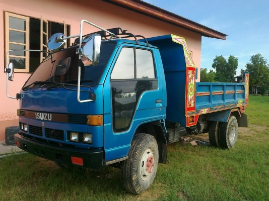 ขาย 6ล้อISUZU NPR115 แรงม้า ดั๊มยาว3.50 สภาพสวยพร้อมใช้ ราคาต่อรองได้ ติดต่อได้ที่คุณ อ๊อฟ พิจิตร 086-737-9991