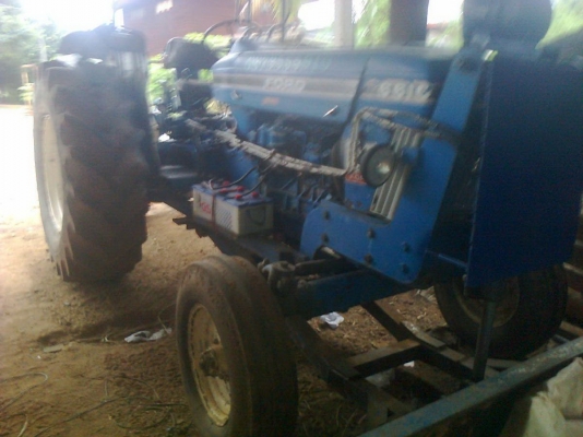 ขายFORD 5000T1 พร้อมหัวสีข้าวโพด สภาพสวยพร้เอมใช้ ติดต่อได้ที่คุณ อ๊อฟ พิจิตร 086-737-9991