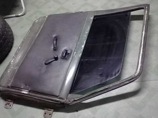 ขายประตูคาริเบียน  ซ้ายขวาครบชุด