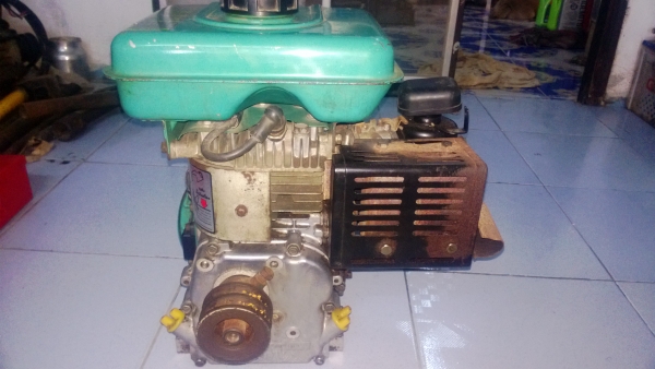 เครื่อง4จังหวะkawasaki FA130D 129CC สภาพดีสตารทติดง่าย