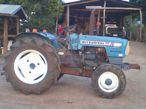 MISUBISHI D 2000 ขับเคลื่อนสี่ล้อ 20แรง  มีแต่ตัว สภาพดีพร้อมใช้งาน สนใจติดต่อ 089-9638932 อำเภอ ชัยบาดาล จังหวัด ลพบุรี