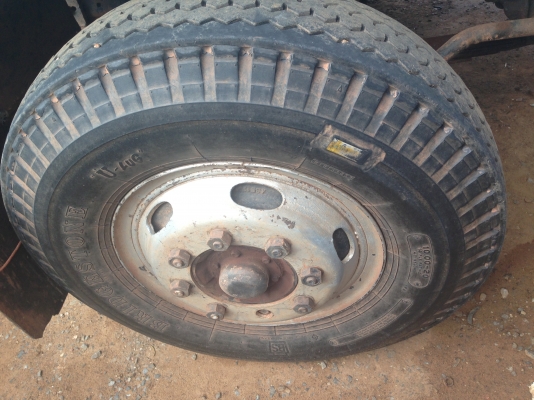 HINO F17 - 185 HP HO7C สิบล้อเพลาเดียว พร้อมทำเป็นรถหางปลาหรือเทรลเลอร์ได้เลยครับ เครื่องแน่นแรงดีลงเล่มครบถูกต้อง หัวเก๋ง F17 สภาพอย่างสวยไม่มีผุกร่อน ภายในสวยครบ พวงมาลัยเพาเวอร์ ระบบเบรคทริ๊ปฟี้ ช่วงล่างคัชซีไม่มีผุ ยางสภาพดี 10 เส้นประมาณ 70\% พร้อมใช้ HINO F17 - 185 HP HO7C สิบล้อเพลาเดียว พร้อมทำเป็นรถหางปลาหรือเทรลเลอร์ได้เลยครับ เครื่องแน่นแรงดีลงเล่มครบถูกต้อง หัวเก๋ง F17 สภาพอย่างสวยไม่มีผุกร่อน ภายในสวยครบ พวงมาลัยเพาเวอร์ ระบบเบรคทริ๊ปฟี้ ช่วงล่างคัชซีไม่มีผุ ยางสภาพดี 10 เส้นประมาณ 70\% พร้อมใช้