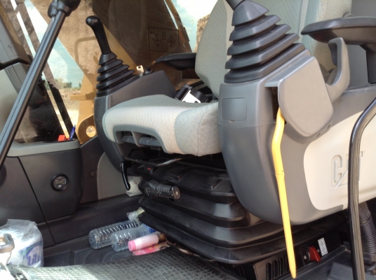 ขายรถแบคโฮCAT320Dกระบอกดำรถใหม่ป้ายแดงใช้งานน้อย8000กว่าชั่วโมง ขายรถแบคโฮCAT320Dกระบอกดำรถใหม่ป้ายแดงใช้งานน้อย8000กว่าชั่วโมง