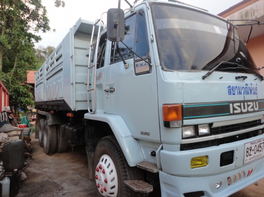 ขายรถบรรทุก 10ล้อดั้มพ์ 2เพลา ISUZU ROCKY 240แรงม้า นางฟ้าแท้