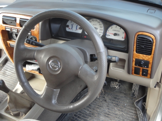 ขาย 4ประตู้ นิสันฟอนเทีย 195000