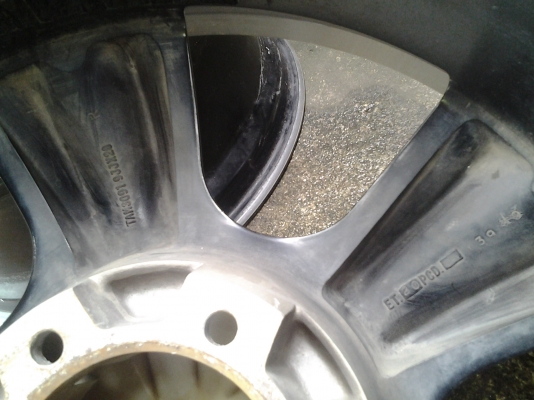 ขอบ20  งานนอกครับใส่กระบะ6รู มีคู่เดี่ยว