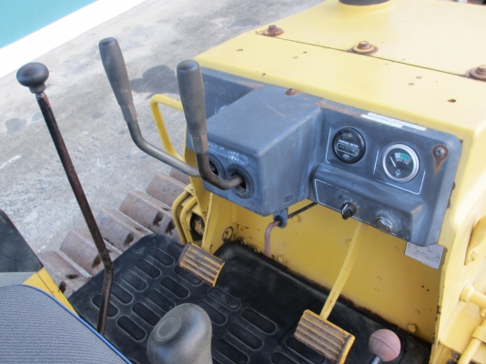 Komatsu D20P-7E ช.ม 2,298 เก่านอกไม่เคยใช้งานในไทยพร้อมใช้ สวยสภาพเดิม Komatsu D20P-7E ช.ม 2,298 เก่านอกไม่เคยใช้งานในไทยพร้อมใช้ สวยสภาพเดิม