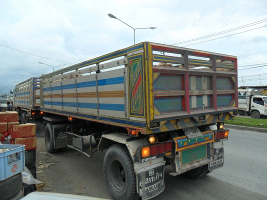 Hino Mega 260 แรง แก๊ส 6 ปี 47-48 ยางก็ดีทุกเส้น เครื่องก็ดี คัสซีก็สวยทั้งเส้นพร้อมใช้งานได้เลย