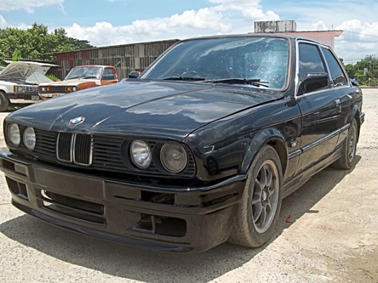 BMW 318i coupe เครื่องSR20 เกียร์ออโต้  รถเจ้าของอู่ทำสี ไม่มีผุ สีดี