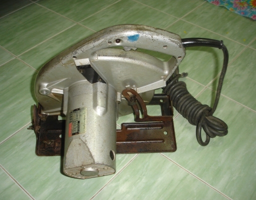 เลื่อยวงเดือน 10 นิ้ว makita รุ่น 5201N (1,450w.)