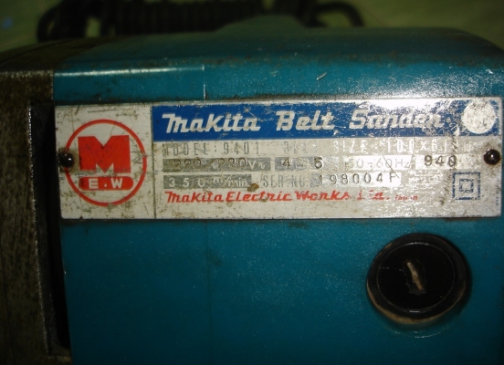 ขายเครื่องขัดกระดาษทรายแบบสายพาน makita รุ่น 9401 (940w.)