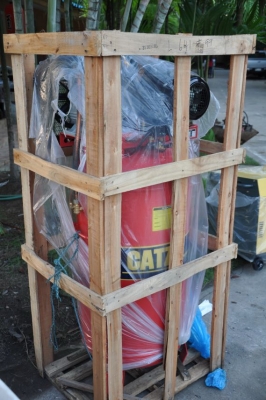 ขายปั้มลมCATZ L3200 ถังตั้งสูง200ลิตร 3hp สภาพสวยเดิม(เปิดตู้ติดมา1ตัว)ขาย18,000เท่านั้น!!