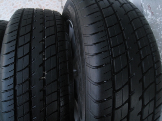 ขายล้อแม็ก Toyota vios ป้ายแดง 15"x5.5" et45 4รู100 +ยางปี13  สนใจติดต่อ เล็กคลองสามครับ (081-3747940)