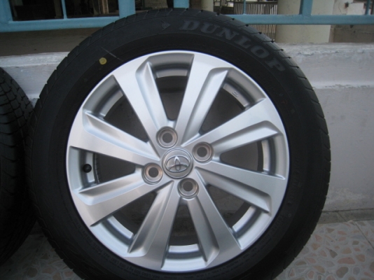 ขายล้อแม็ก Toyota vios ป้ายแดง 15"x5.5" et45 4รู100 +ยางปี13  สนใจติดต่อ เล็กคลองสามครับ (081-3747940)