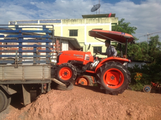 ปัญญาแทรคเตอร์มาแล้ว...จัดมาคูโบต้า L3608  ตัวเปล่า