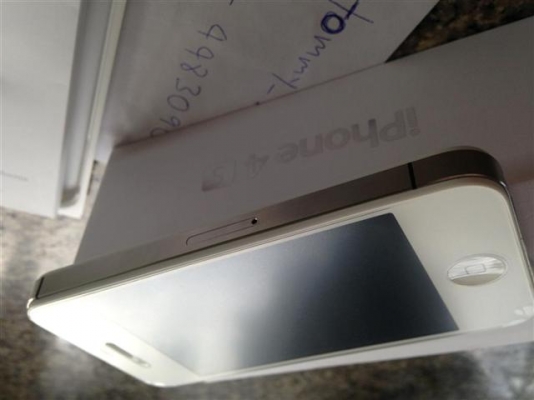 ขาย iPhone 4S สีขาว 16 GB เครื่อง เมกา LL OFU ขาย iPhone 4S สีขาว 16 GB เครื่อง เมกา LL OFU